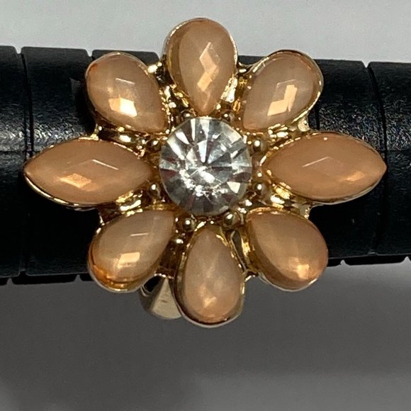 Peach Flower Ring Size 6 Gold Tone - Picture 1 of 10